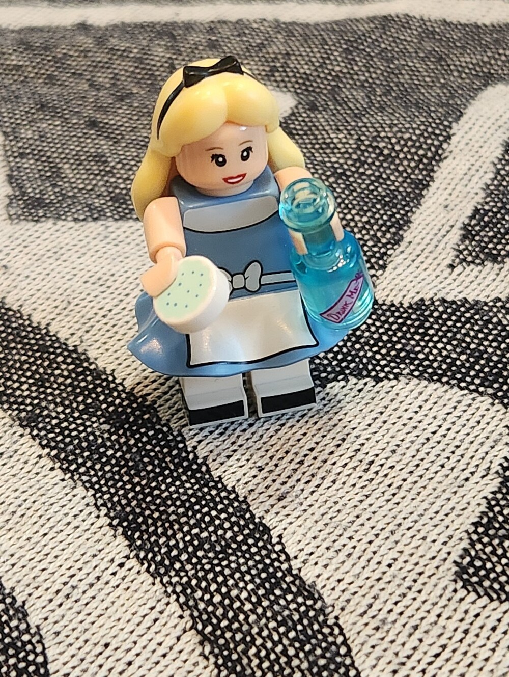 LEGO DISNEY Alice In Wonderland Series 1 Collectible Minifigures 71012 - Picture 5 of 11